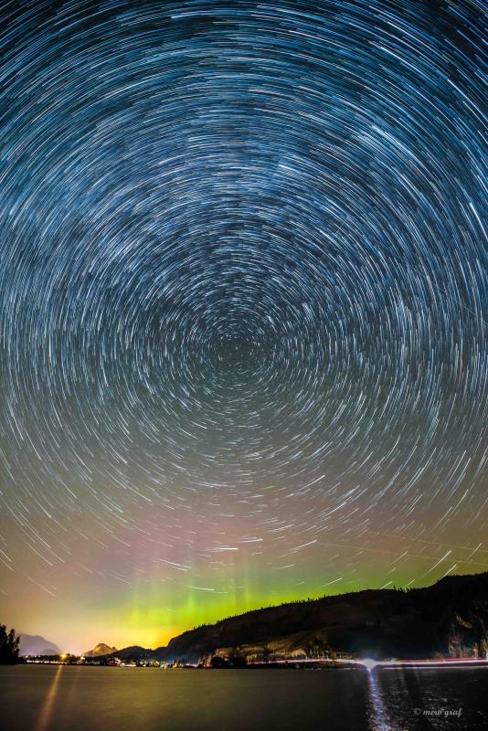 Vaseau Lake star trails